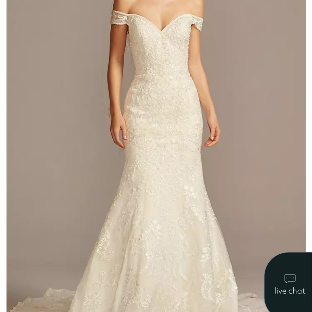 Elegant Off-Shoulder Lace Wedding Dress - Picture 3 of 7